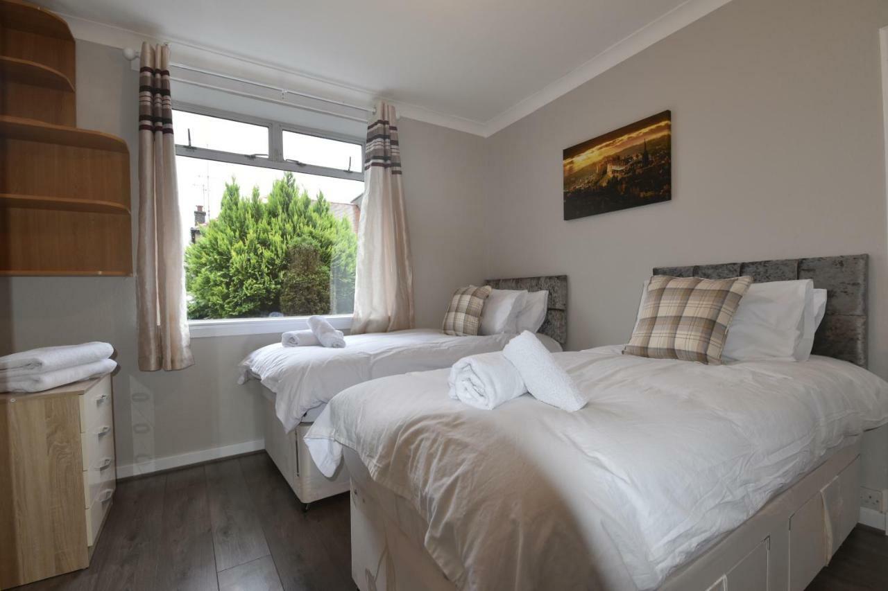 Sighthill 3 Bedrooms With Private Garden Эдинбург Экстерьер фото